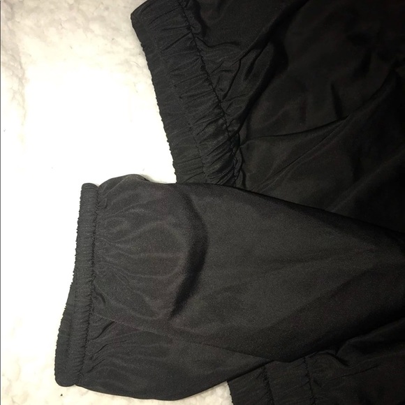 WindBreaker - Picture 3 of 4